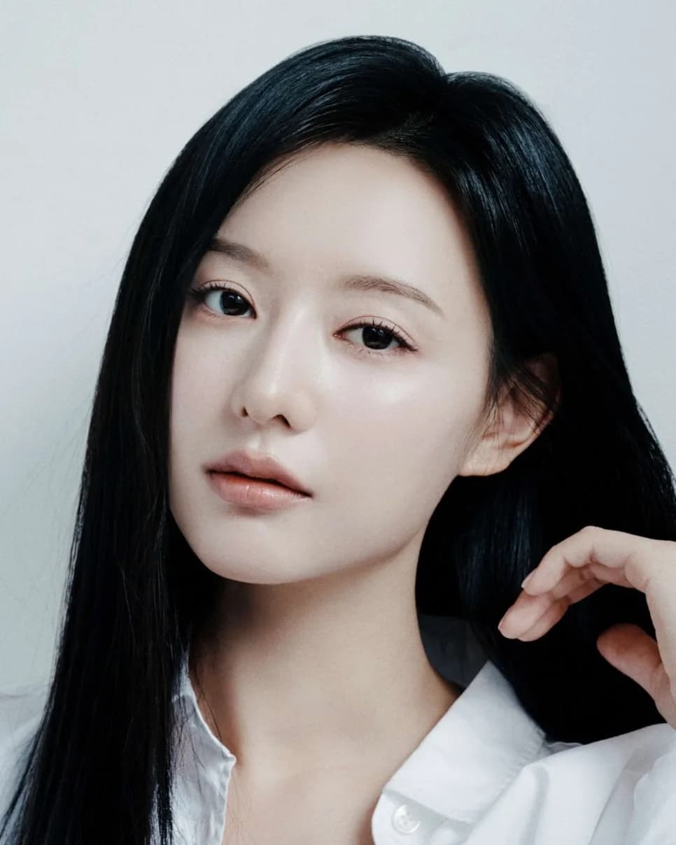 김지원 사주, 관상, MBTI 분석 2026: 거대한 여왕의 산맥