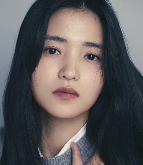 김태리 사주·MBTI 분석: 2026년 '대체 불가 연기 천재'의 운명은?