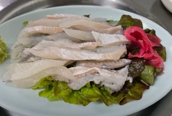Best Korean Seafood 2026: 'Restaurant Next to Real Estate' Guide