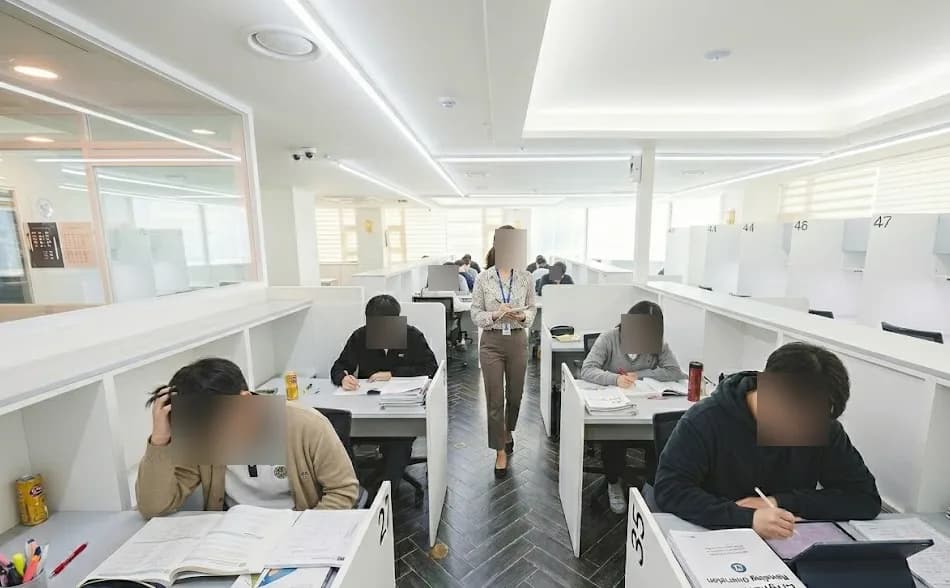 공시생 스터디카페, 성적 안 오르는 이유와 해결책 2026
