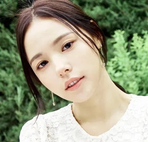민효린 사주·MBTI·관상 분석 2026: 백룡의 운명과 태양과의 조화