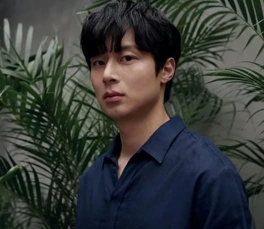 김충재 사주·MBTI·관상 분석 2026: 불타는 예술혼과 신비로운 이슬비